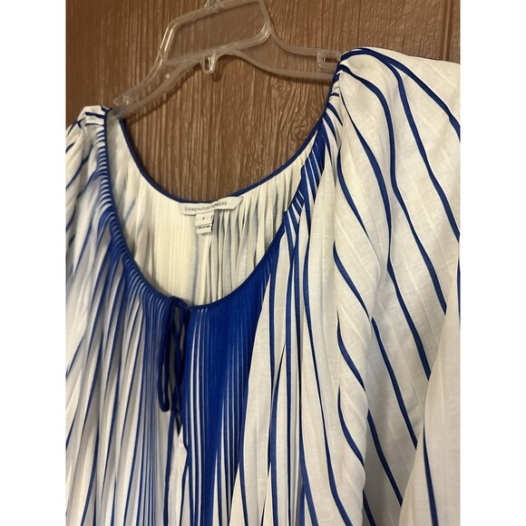 Diane von Furstenberg Keoni Blouse Top 8 Blue White Pleated 3/4 Sleeve Stripe - Picture 2 of 6
